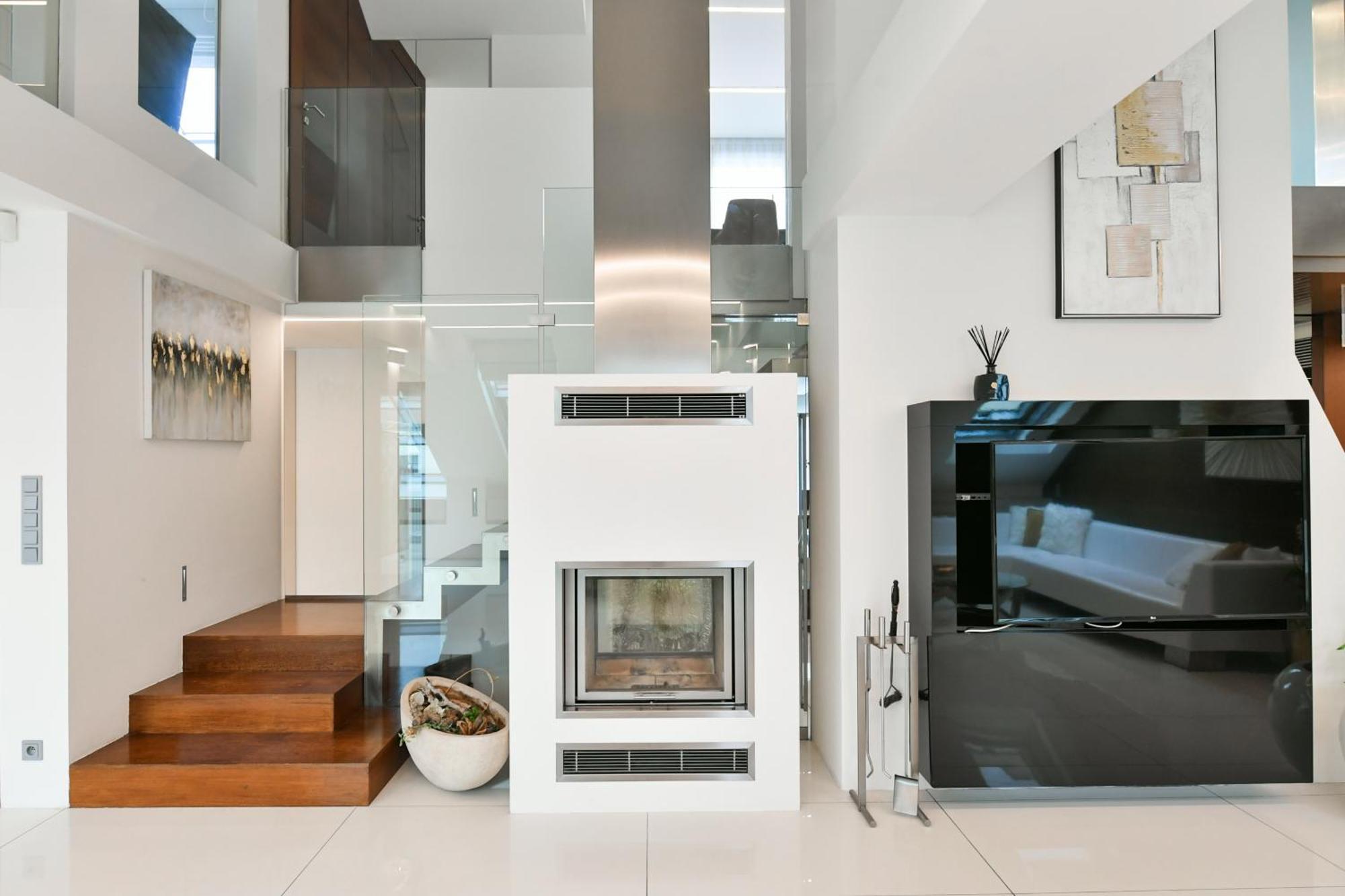 Apartment Presidential Penthouse, 303m2, Jacuzzi On Terrace, Sauna, 6bdrm, 4bthrm, Ac, Lift Prag