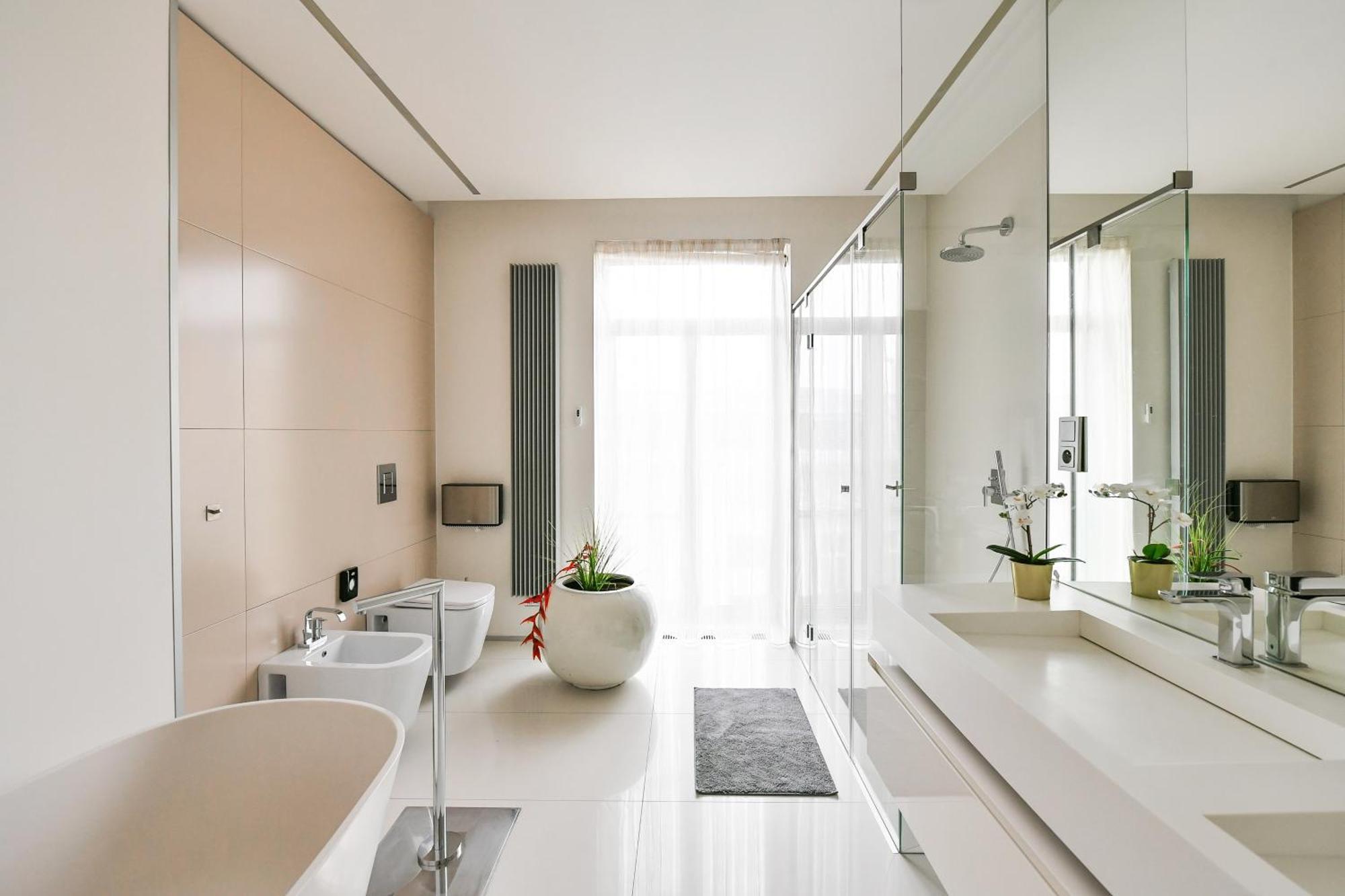 Presidential Penthouse, 303m2, Jacuzzi On Terrace, Sauna, 6bdrm, 4bthrm, Ac, Lift Lejlighed