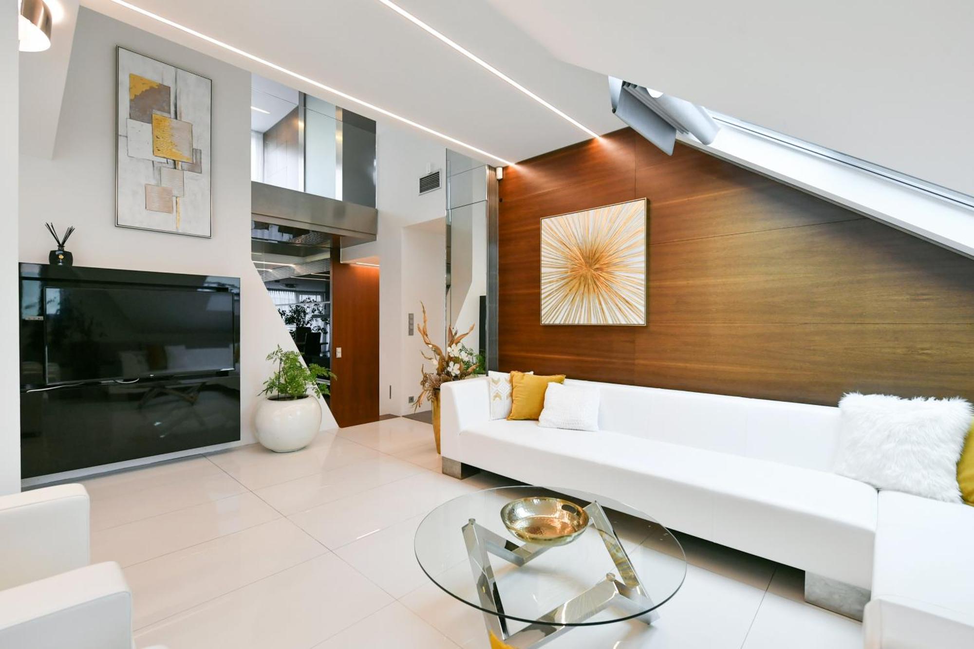 Lejlighed Presidential Penthouse, 303m2, Jacuzzi On Terrace, Sauna, 6bdrm, 4bthrm, Ac, Lift *
