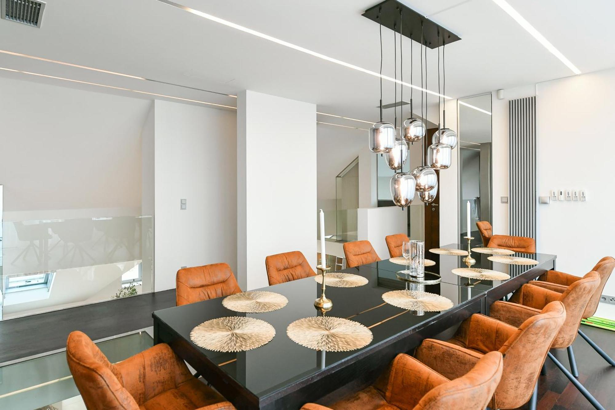 Lejlighed Presidential Penthouse, 303m2, Jacuzzi On Terrace, Sauna, 6bdrm, 4bthrm, Ac, Lift