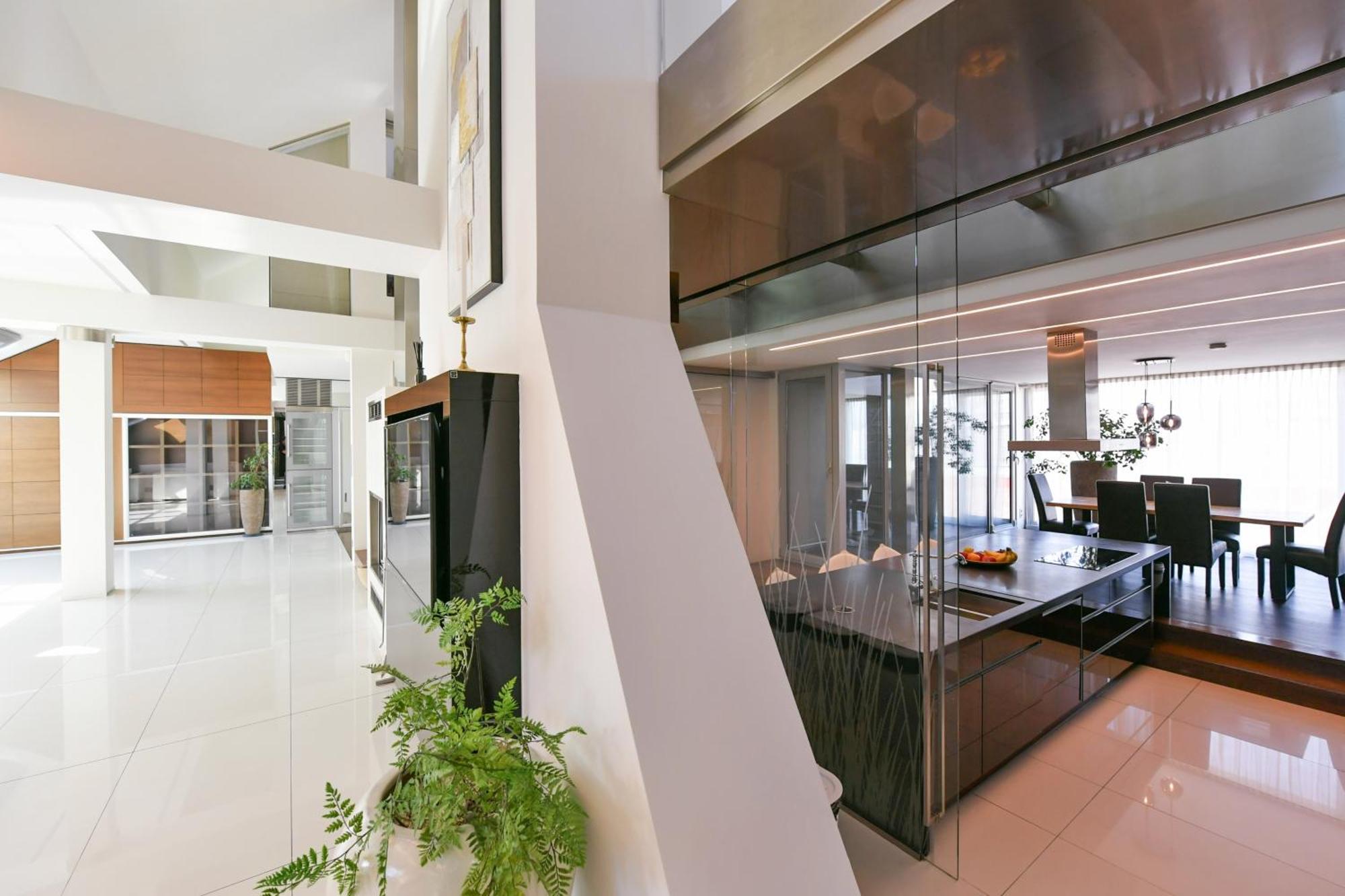 Lejlighed Presidential Penthouse, 303m2, Jacuzzi On Terrace, Sauna, 6bdrm, 4bthrm, Ac, Lift *