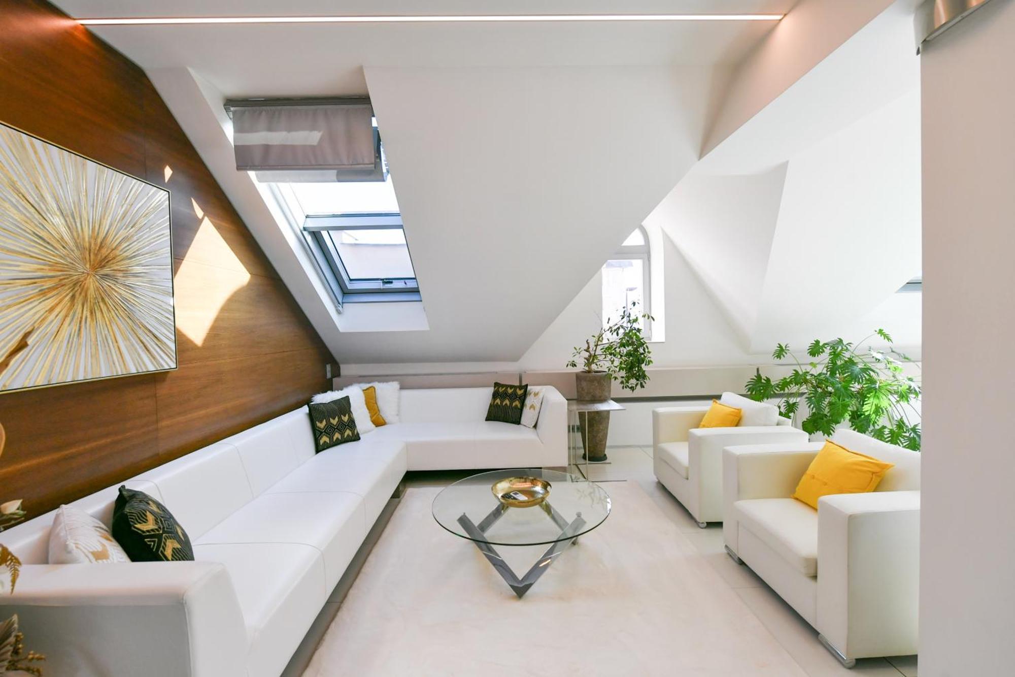 Lejlighed Presidential Penthouse, 303m2, Jacuzzi On Terrace, Sauna, 6bdrm, 4bthrm, Ac, Lift *